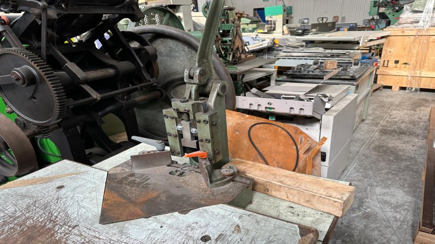 Kolbus, ECK corner cutter